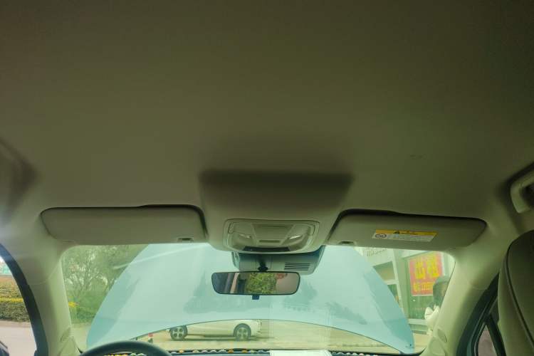 Used ORA Good Cat 2023 401 km Standard Range Luxury Version Lithium Iron Phosphate
