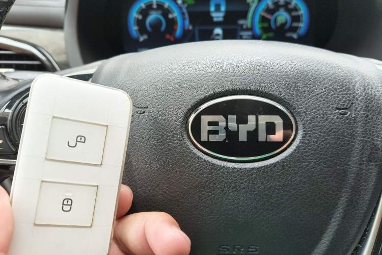 Used BYD Tang New Energy 2015 2.0T Four-Wheel-Drive Flagship Model
