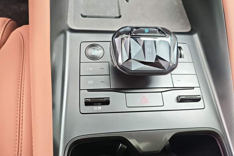 Used BYD Song L EV 2025 Intelligent Driving Version 662 km LiDAR Excellence Edition
