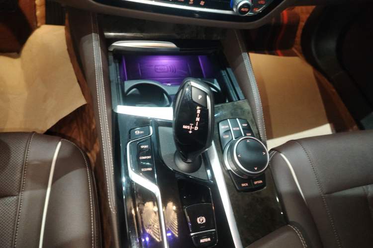 Used BMW 5 Series 2022 Restyled 525Li Luxury Package Gear Lever