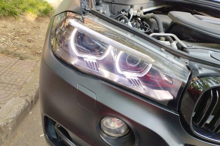 Used BMW X5 2015 xDrive28i
