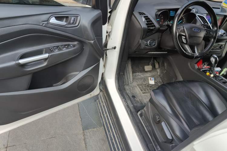 Used Ford Kuga 2018 EcoBoost 180 Two-Wheel-Drive Platinum Edition