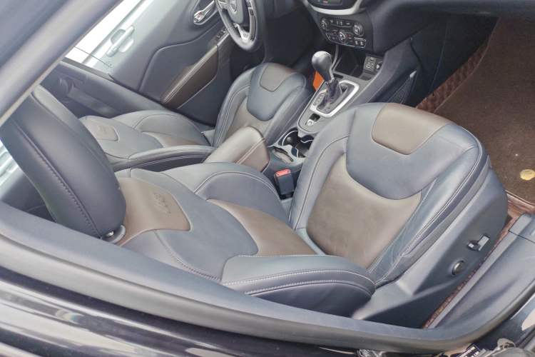 Used Jeep Cherokee 2017 2.4L Leading Smart Edition