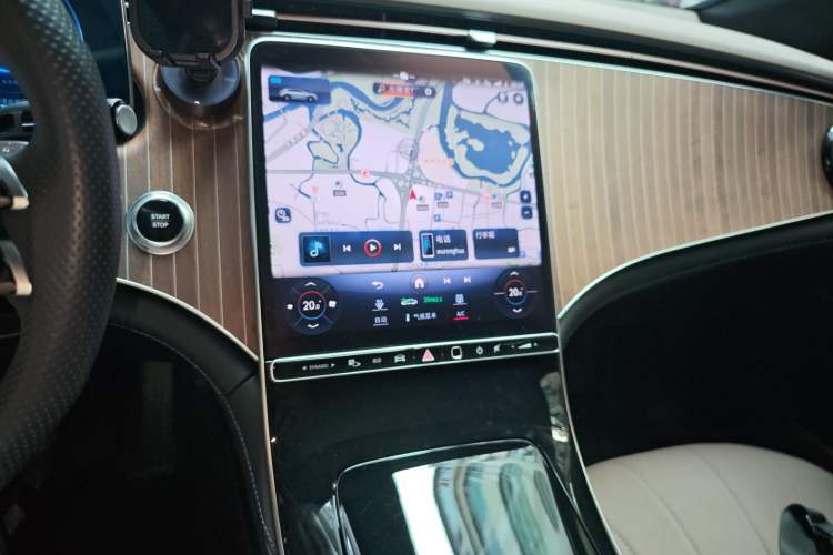 Used Mercedes-Benz EQE SUV 2023 350 4MATIC Pioneer Edition Audio And AC Panel