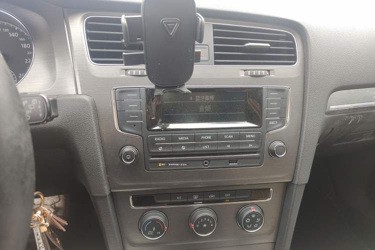 Used Volkswagen Golf 2015 1.6L Automatic Comfort Model
