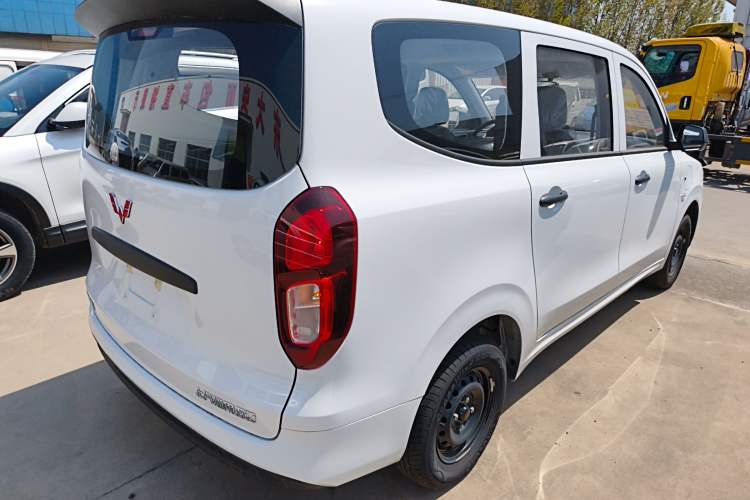 Used Wuling Hongguang New Energy 2024 All-Electric Model 300KM Standard Version Rear Right 45 Deg