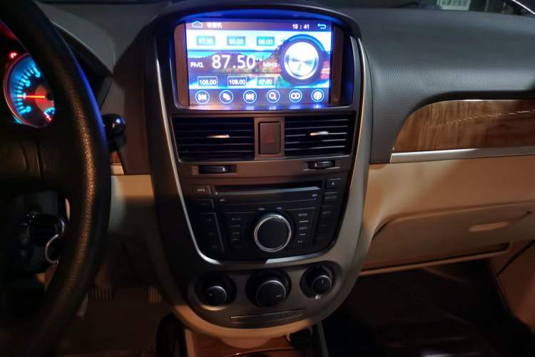 Used Buick Excelle 2015 1.5L Manual Classic Trim Audio And AC Panel