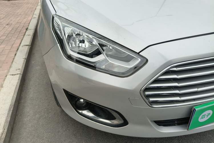 Used Ford Escort 2015 1.5L Automatic Fashion Model