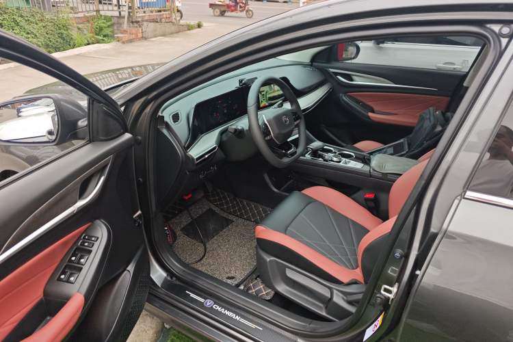 Used CHANGAN Eado 2024 PLUS Blue Whale NE 1.4T GDI DCT High-Energy Edition
