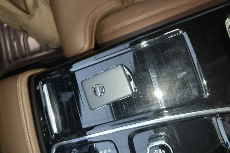 Used Volvo S90 New Energy 2025 Plug-in Hybrid Four-Wheel Drive Long-Range Luxury Smart Edition