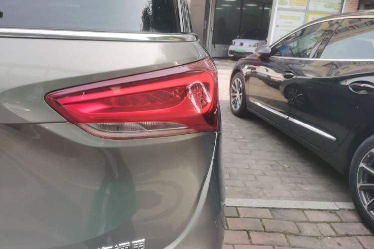 Used Buick GL6 2019 18T 6-Seater Connected Luxury Version China VI Standard