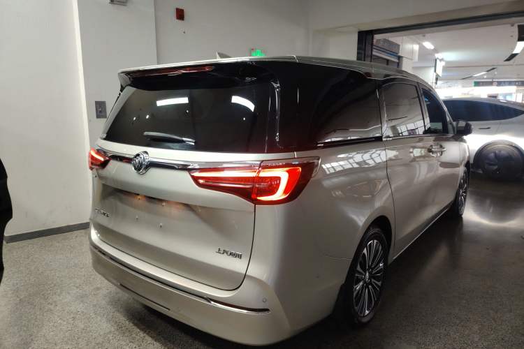 Used Buick GL8 2020 ES Land Cruiser 653T Luxury Model
