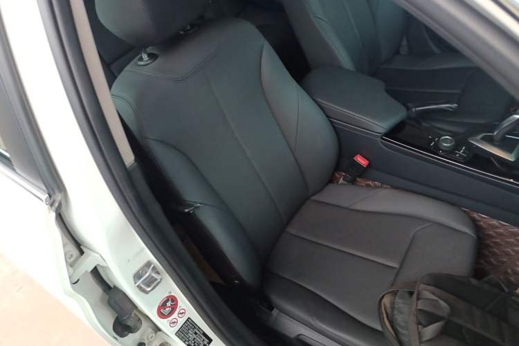 Used BMW 3 Series 2017 320Li Fashion Model Right Front Seat