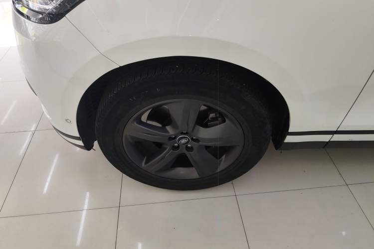 Used Land Rover Range Velar 2022 250 PS Left Front Wheel Hub