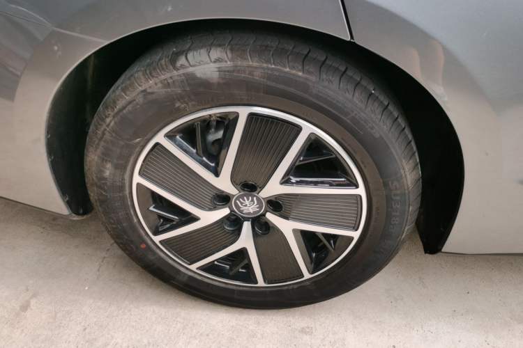Used BYD Qin L 2024 DM-i 120KM Leading Model Right Rear Wheel Hub