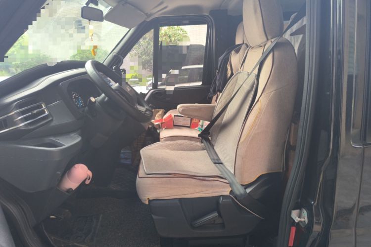 Used JMC Fushun 2022 2.0T Manual Multi-Function Passenger Vehicle Short Wheelbase Low Roof 6-Seater
