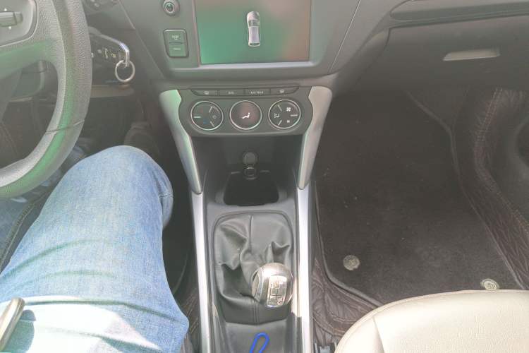 Used Citroen C3-XR 2018 1.6L Manual Pioneer Model Gear Lever