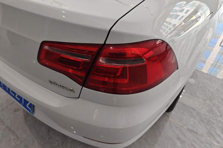 Used Volkswagen Bora 2015 Value Edition 1.6L Automatic Comfort Version
