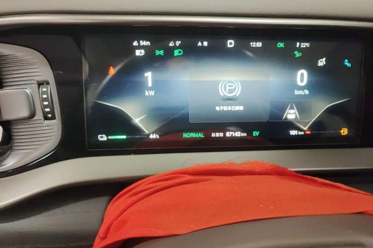 Used Denza D9 2022 DM-i 970 Four-Wheel Drive Flagship Model
