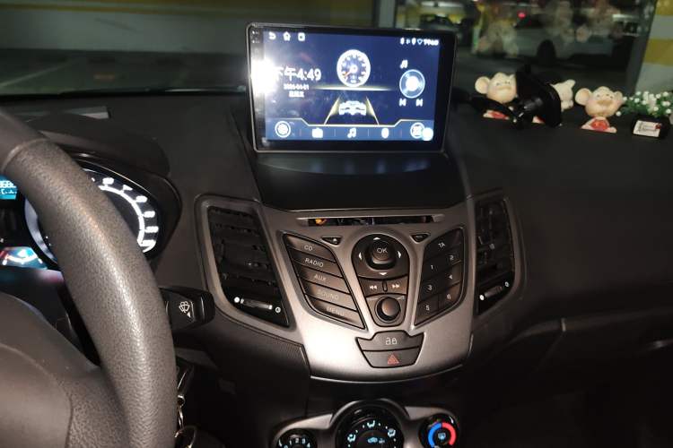 Used Ford Fiesta 2013 Sedan 1.5L Manual Fashion Edition Audio And AC Panel