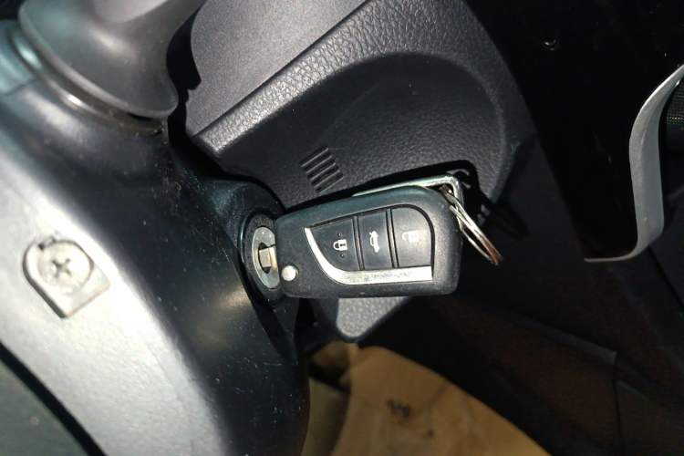 Used Toyota Corolla 2017 Revised Version 1.2T S-CVT GL-i Vehicle Key