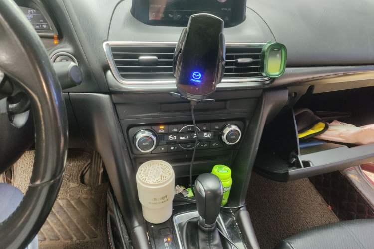 Used Mazda 3 Axela 2017 Sedan 2.0L Automatic Prestige Model China V Standard