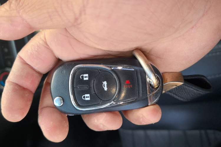 Used Cowin E3 2018 1.5L Manual Luxury Model
