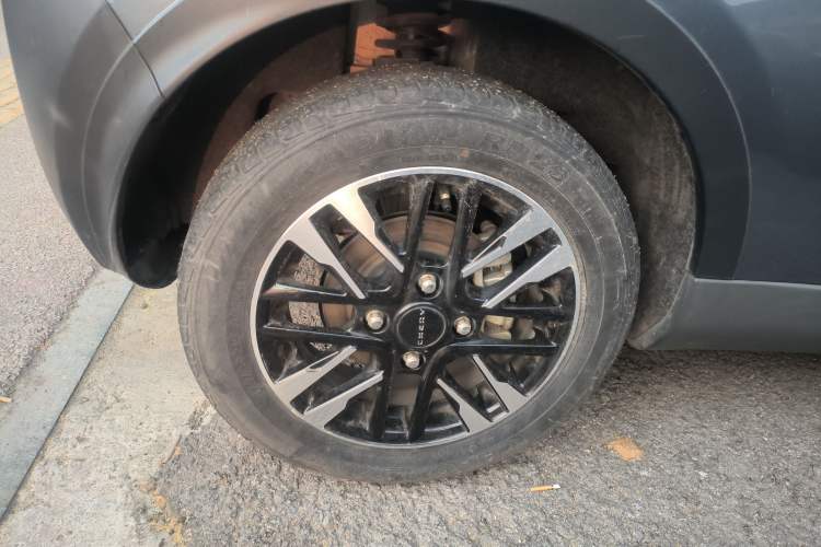 Used Chery QQ Little Ant 2022 Revised Version Sweet Pink Edition Half-Sugar Version Lithium Iron Phosphate 30.7 kWh 30 kW 301 km