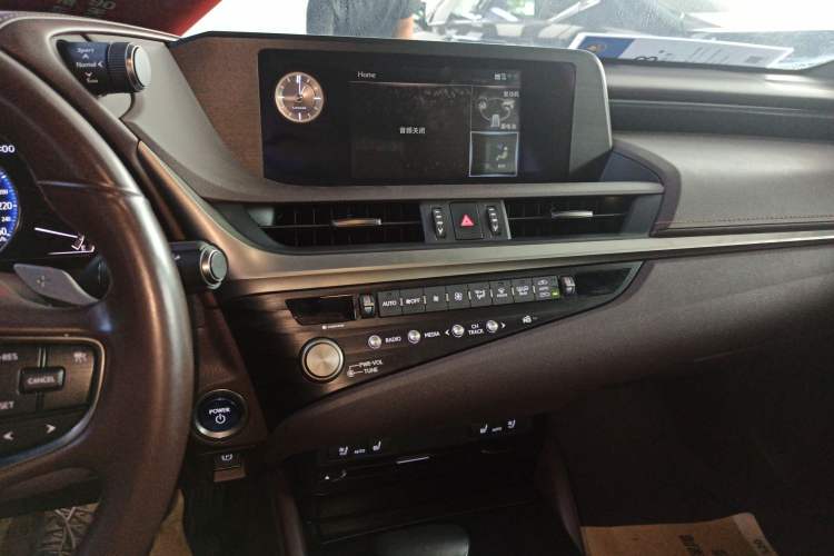 Used Lexus ES 2020 300h Deluxe Edition