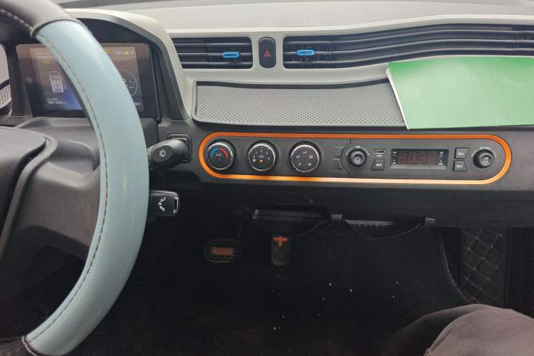 Used Wuling Hongguang MINIEV 2020 Enjoyment Model Lithium Iron Phosphate Audio And AC Panel