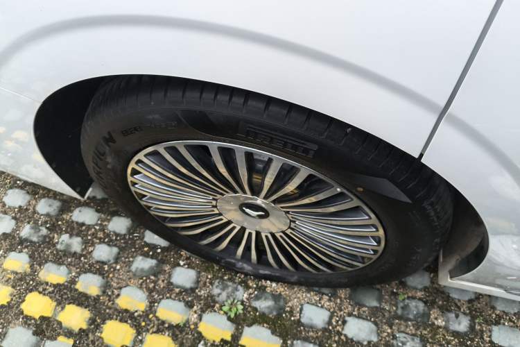 Used VOYAH Dream 2025 PHEV Four-Wheel-Drive Flagship Kunpeng Edition