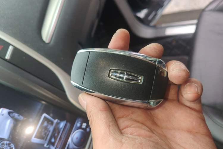 Used Lincoln MKC 2017 2.0T Two-Wheel Drive Deluxe Edition