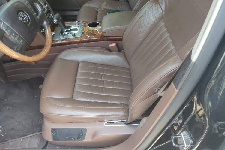 Used Volkswagen Phaeton 2011 3.6L V6 5-Seater Extended Comfort Version