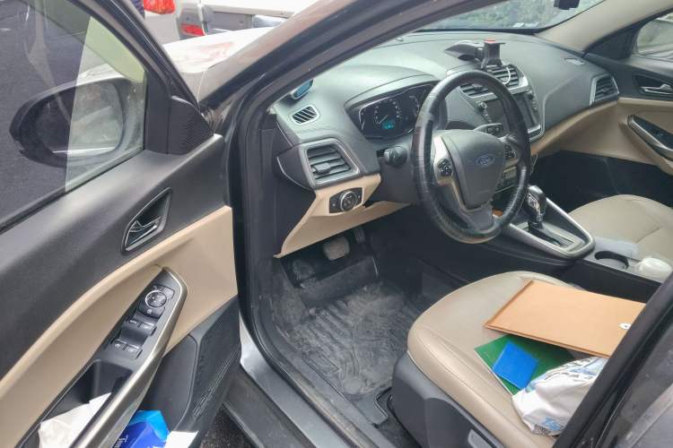 Used Ford Escort 2015 1.5L Automatic Fashion Model
