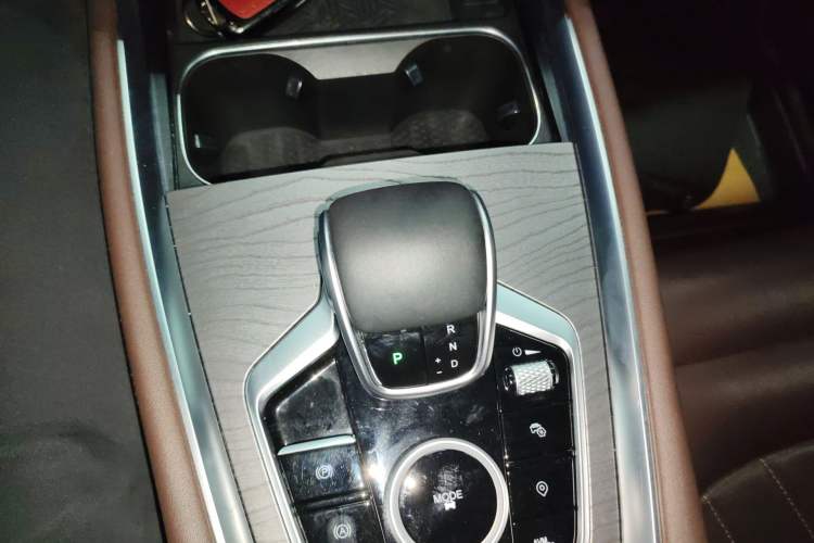 Used Chery Tiggo 8 PRO 2024 Champion Edition 390T Two-Wheel Drive Peak Version 5 Seats
