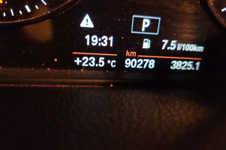 Used BMW 2 Series Active Tourer 2019 218i Luxury Sports Package Odometer Close Up