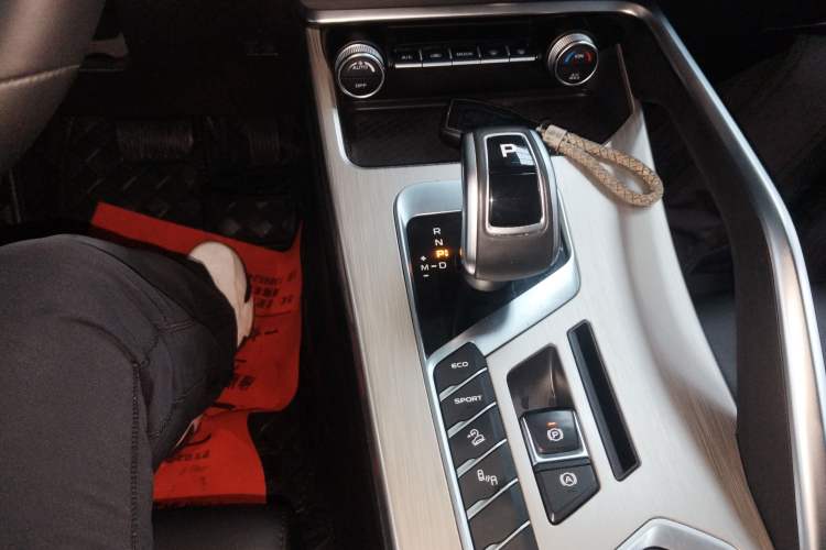 Used Geely Auto Coolray 2019 260T DCT Knight China VI Standard
