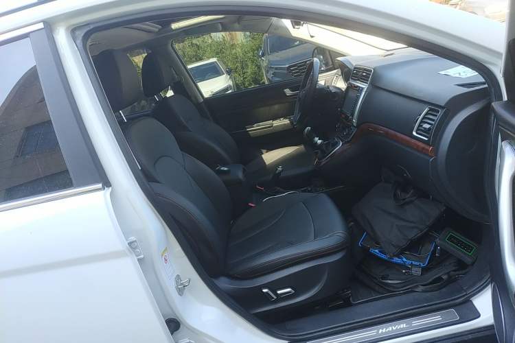 Used Haval H6 2015 Revised Version Sport Edition 1.5T Manual Transmission Two-Wheel Drive Elite Grade