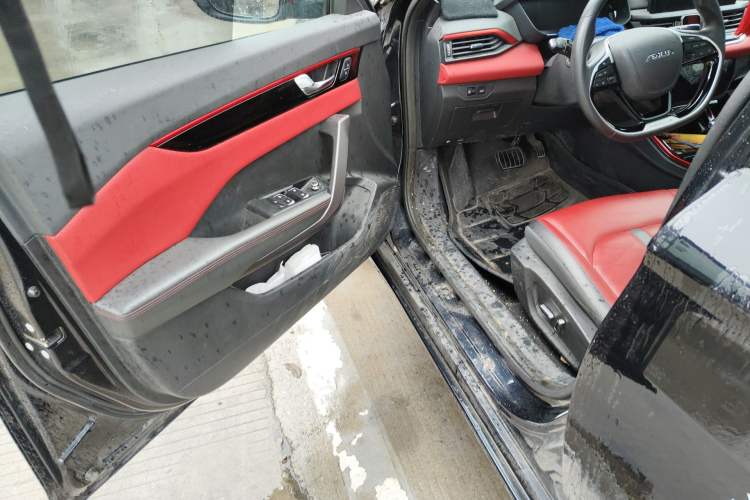 Used Dongfeng Aeolus Yixuan 2022 230T Automatic Adaptive-Beam Knight Edition Driver Seat