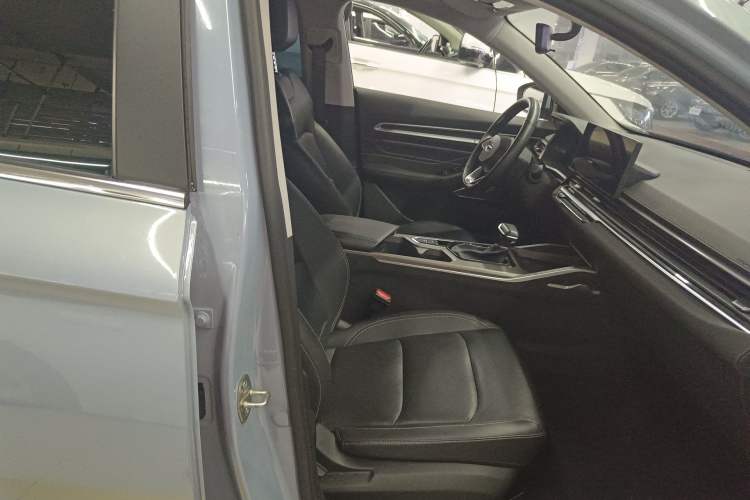 Used Geely Auto Emgrand 2023 4th Generation Champion Edition 1.5L CVT Prestige Model Right Front Seat