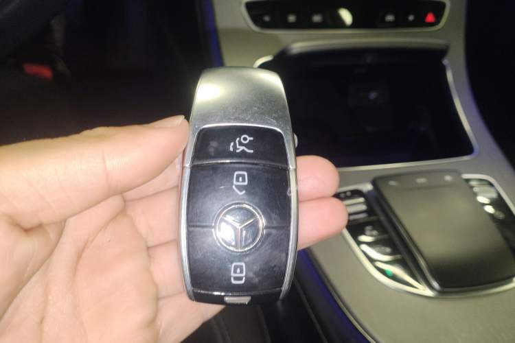 Used Mercedes-Benz E-Class 2022 E 260 L Vehicle Key