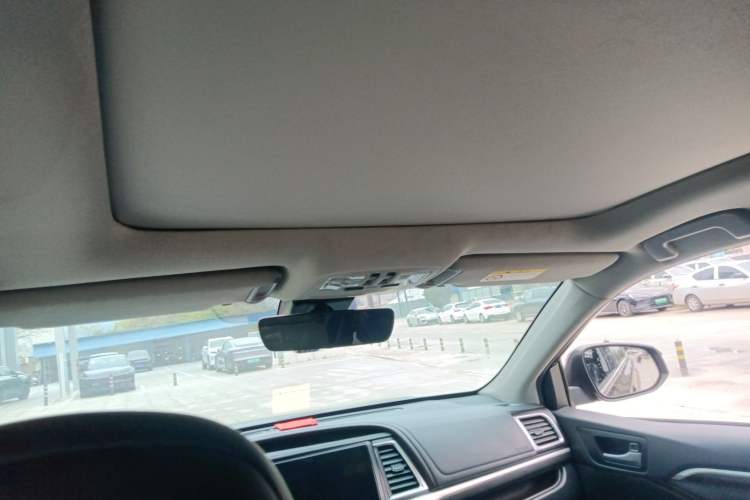 Used Toyota Highlander 2018 2.0T Four-Wheel Drive Luxury Version 7 Seats China VI Standard
