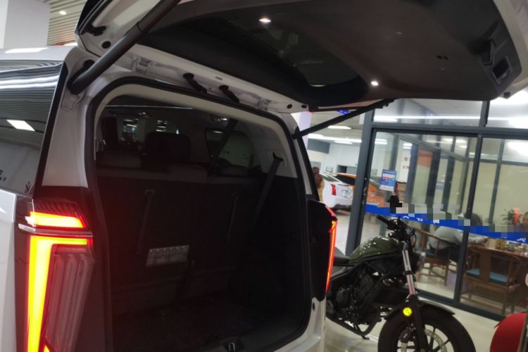 Used GAC Trumpchi M8 2024 Master Series 400T Ultimate Edition Trunk