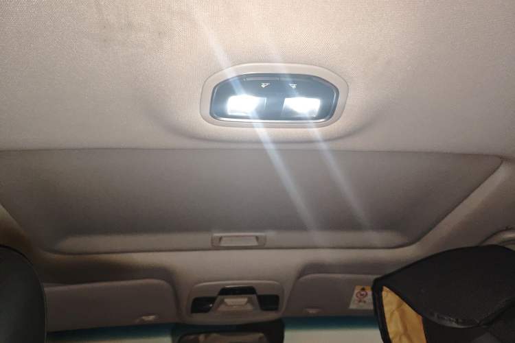 Used Geely Auto Emgrand 2019 Leading Edition 1.5L Manual Upgraded Connectivity Model China V Standard Headliner