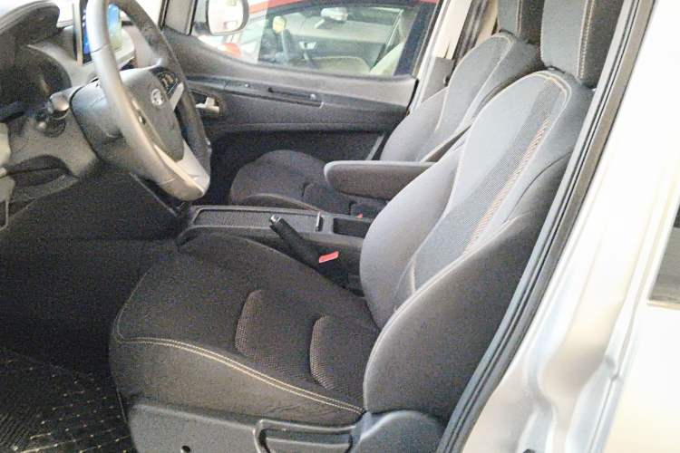 Used JAC Refine M3 2022 PLUS 1.5T 7-Seater Standard Model