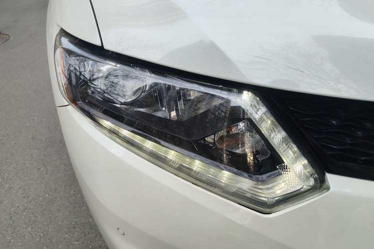 Used Nissan X-Trail 2016 2.0L CVT Smart Enjoyment Version 4WD
