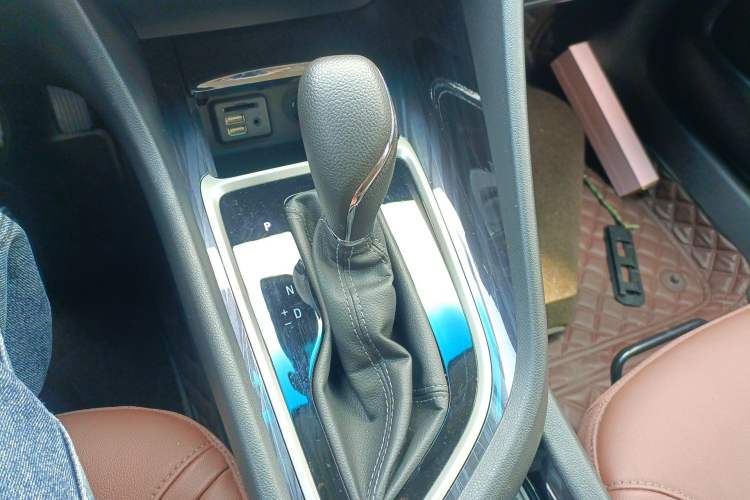 Used Buick GL6 2019 18T 6-Seater Connected Luxury Version China VI Standard Gear Lever