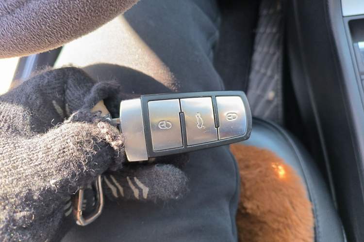 Used Volkswagen Magotan 2012 Revised 1.8TSI Luxury Version Vehicle Key