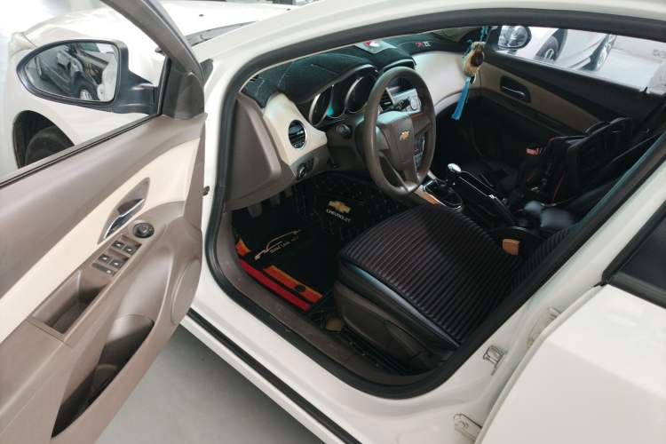 Used Chevrolet Cruze 2015 1.5L Classic SL MT
