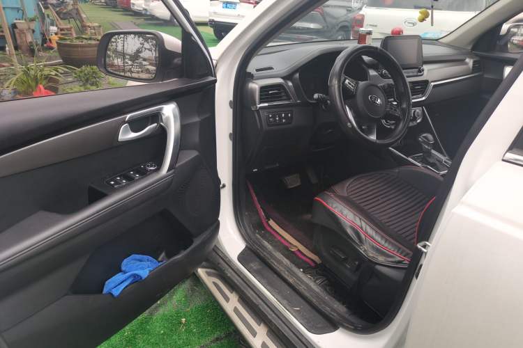 Used Kia Sportage R 2019 2.0L Automatic Smart Luxury Edition Interior 3